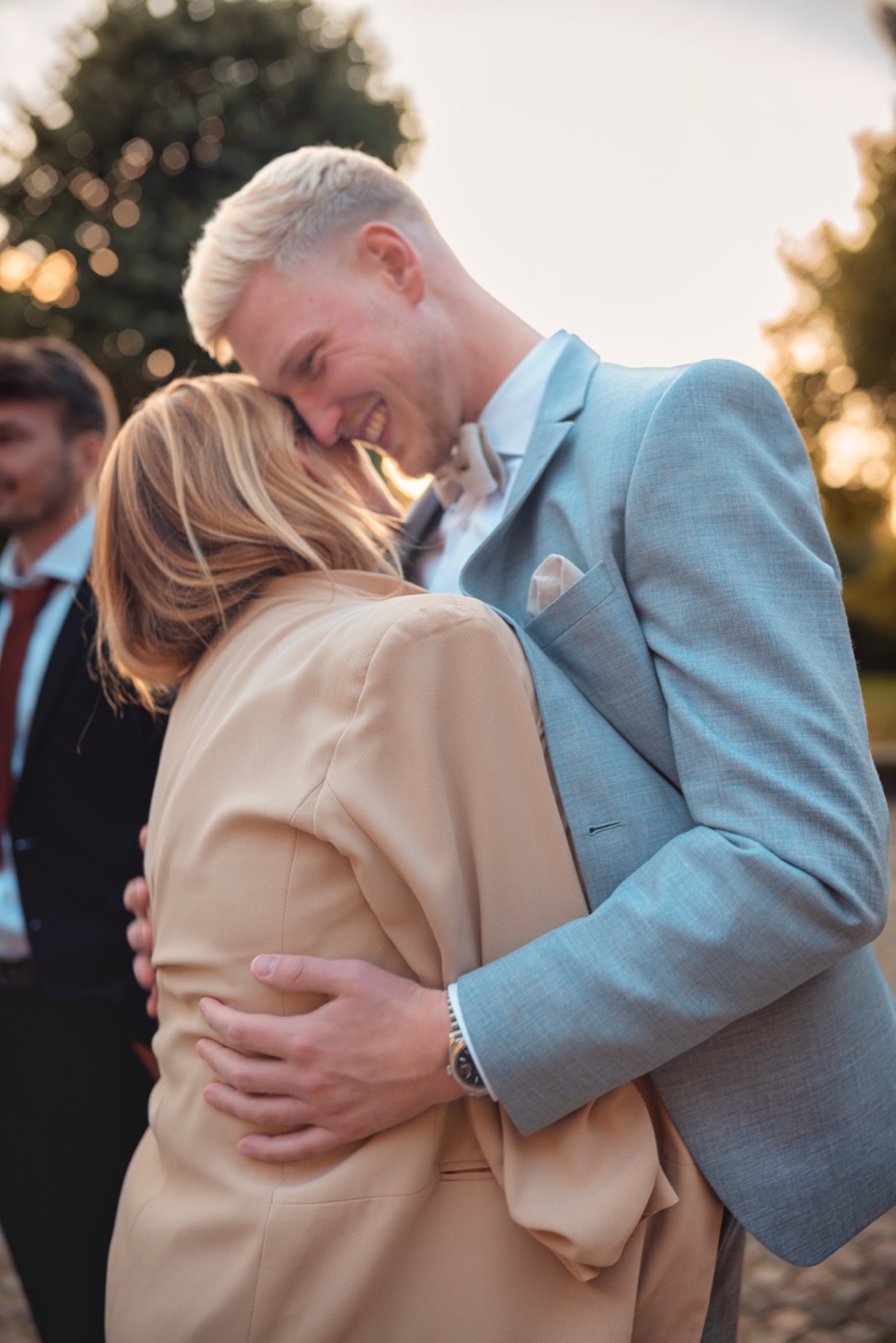 Brautpaar mit Familie und Freunden – Gruppenbild