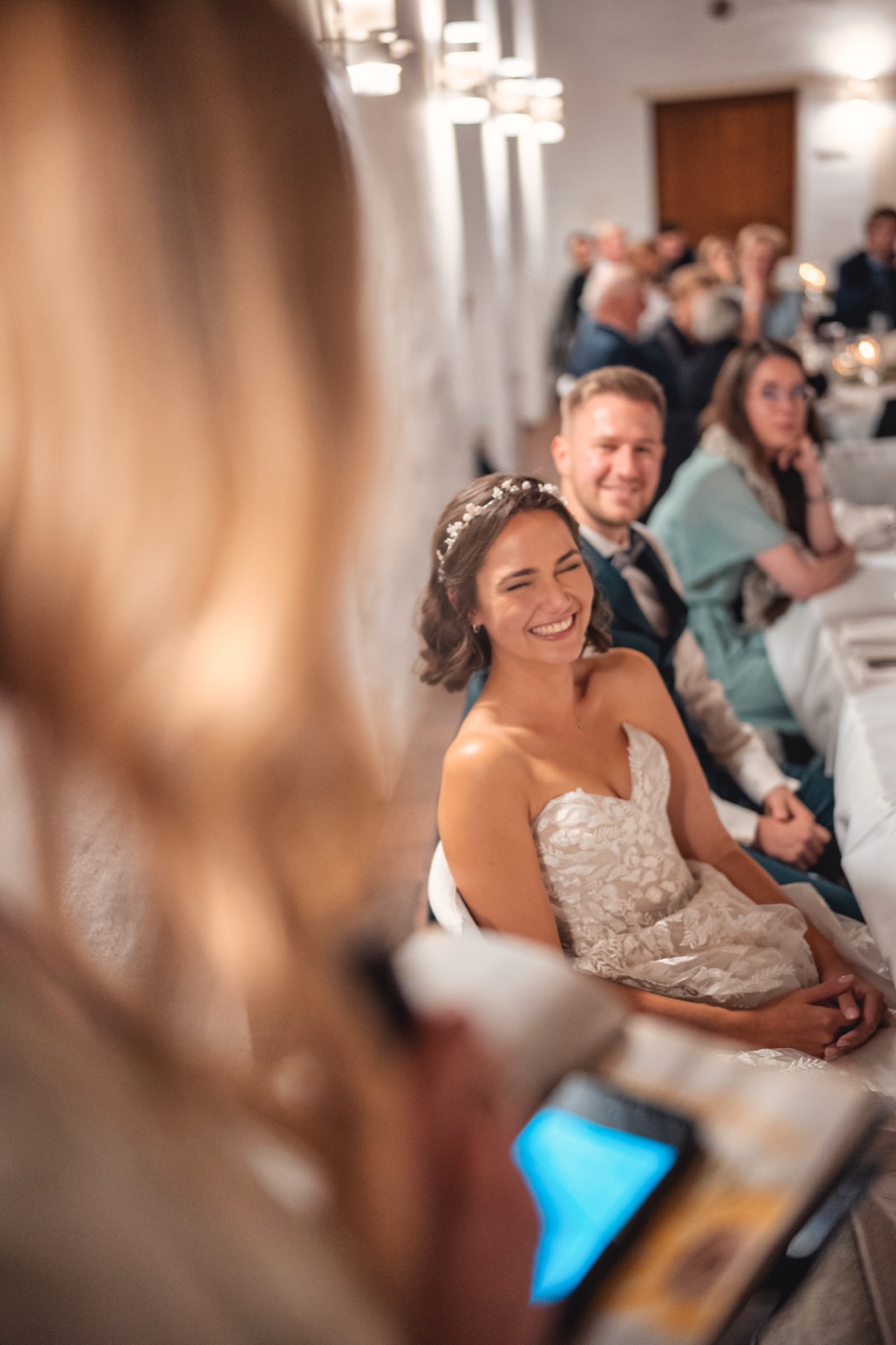 Ausgelassene Stimmung auf der Hochzeitsfeier