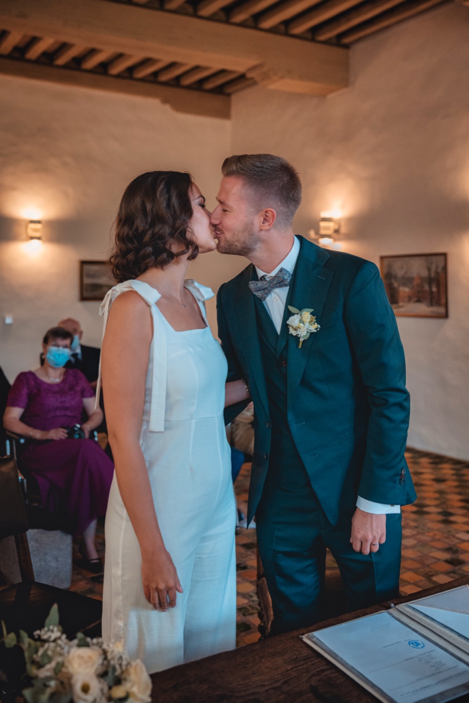 Brautpaar bei der Trauung – emotionaler Moment