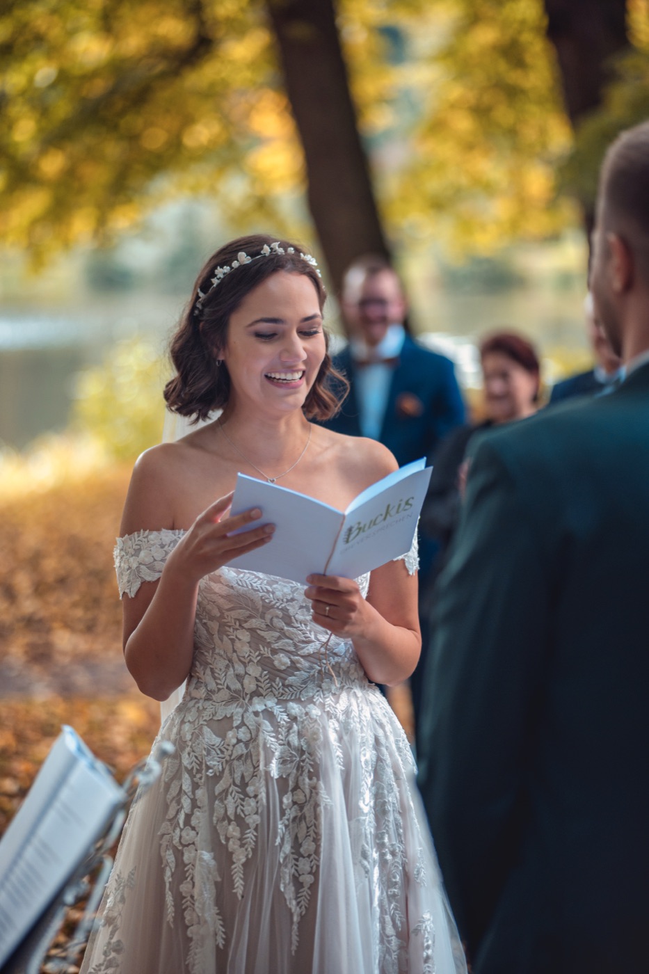 Freie Trauung im Schlosspark – natürliche Hochzeitsfotografie