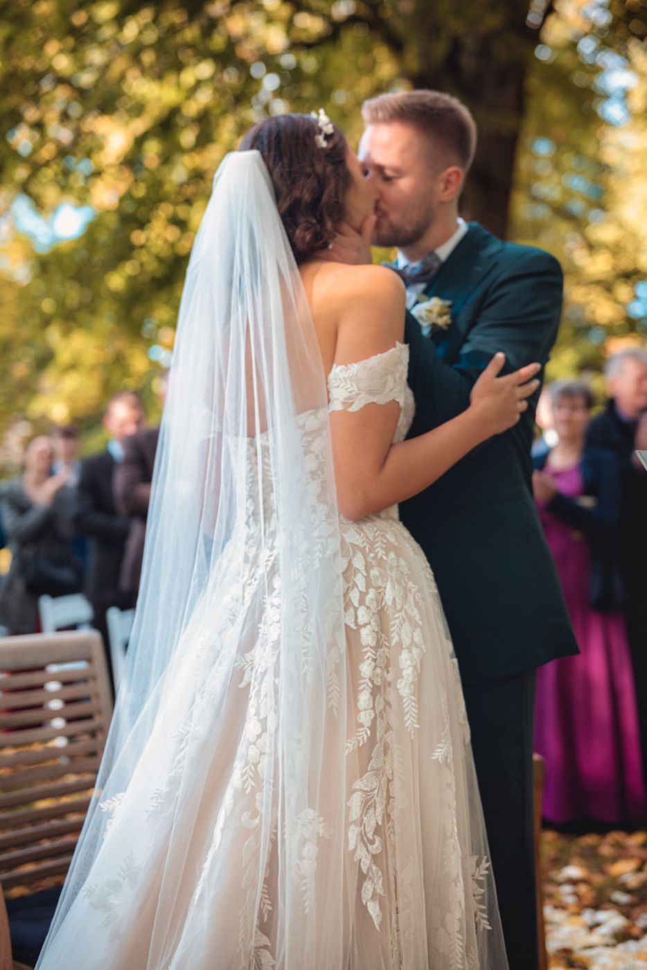 Romantische Bilder nach der Trauung im Abendlicht