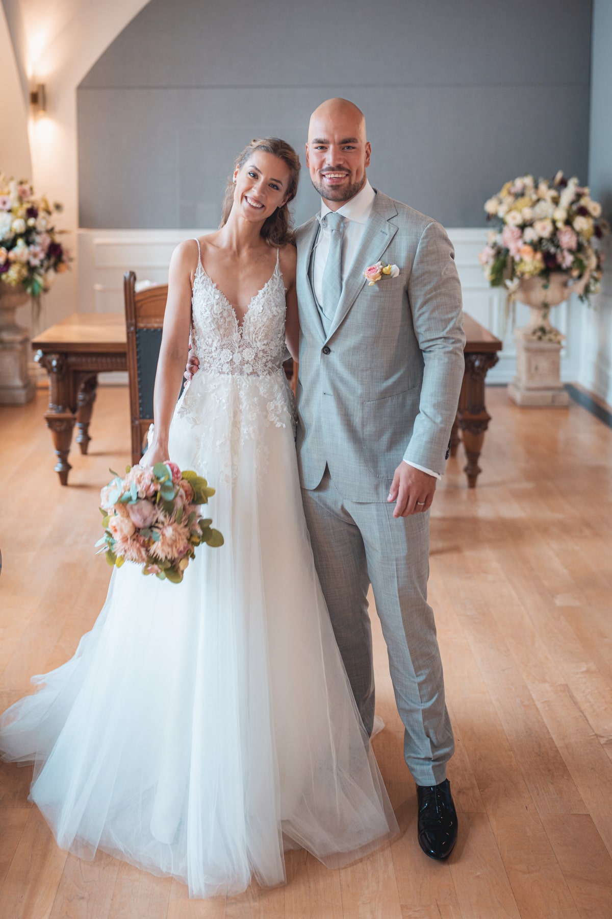 Brautpaar vor dem Standesamt Altona – Rathaus Altona Hamburg